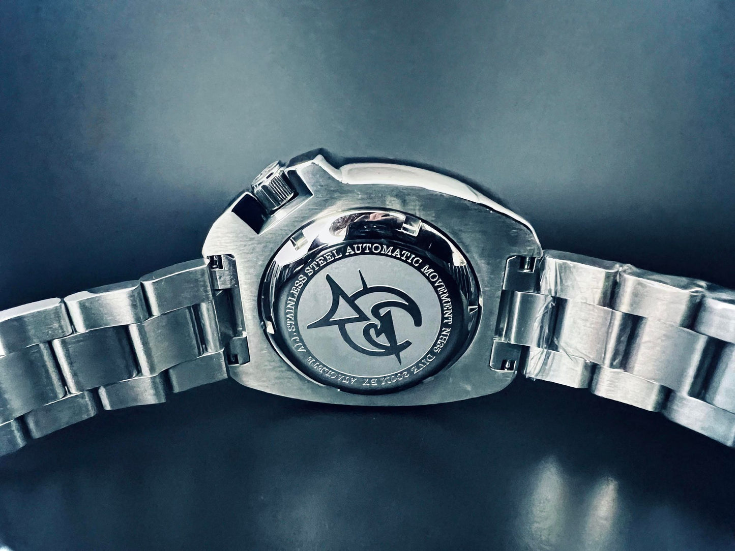 "The Professional" Men's Dive Watch NH35 tech -200 Meter Depth we