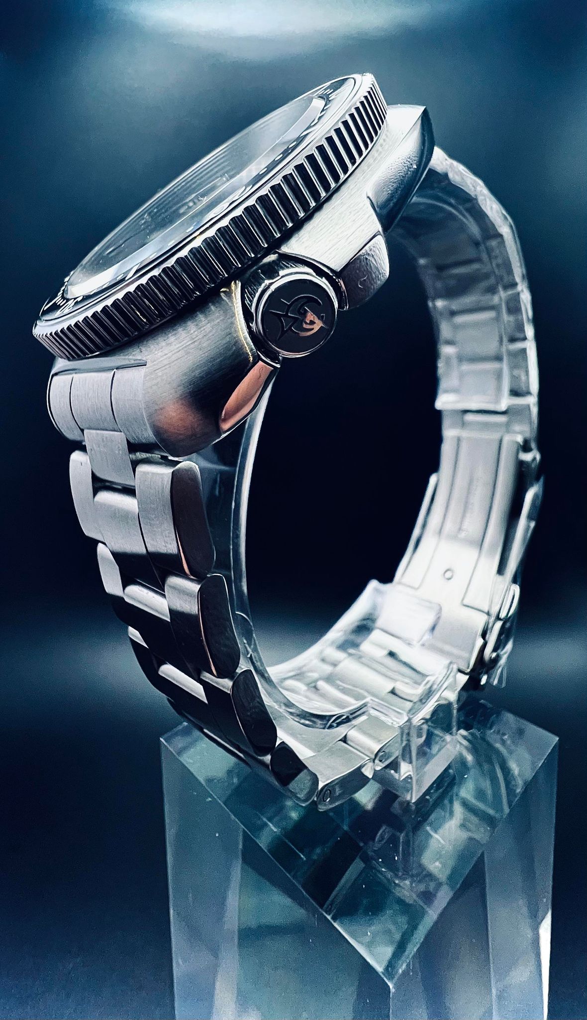 "The Professional" Men's Dive Watch NH35 tech -200 Meter Depth we